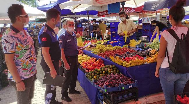 Maske Takmayan Pazarcılara Para Cezası Kesildi