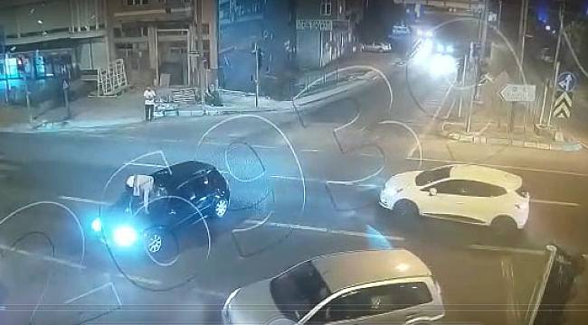 Trafikte Önünü Kesen Kişiyi 2 Kilometre Otomobilin Kaputunda Taşıdı