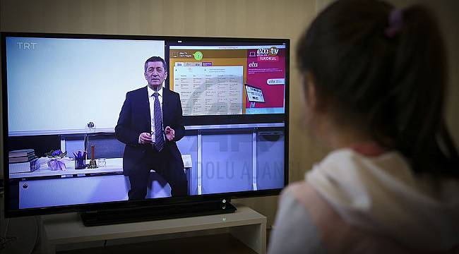 Kırklareli Valiliği 13 Öğrenciye Televizyon Hediye Etti