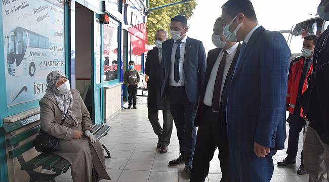 Bilecik Valisi Bilal Şentürk, "Hastanemizde Nice Kovid-19 Tedavisi Gören Gençler Var"