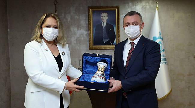 Kosova Başkonsolosu Suzan Novoberdaliu, Kovid-19 Desteği İçin Türkiye'ye Minnettar