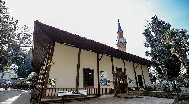 Vaniköy Camisi'nin Bursa'daki Benzeri Mehmed Vani Camisi 346 Yıldır Ayakta