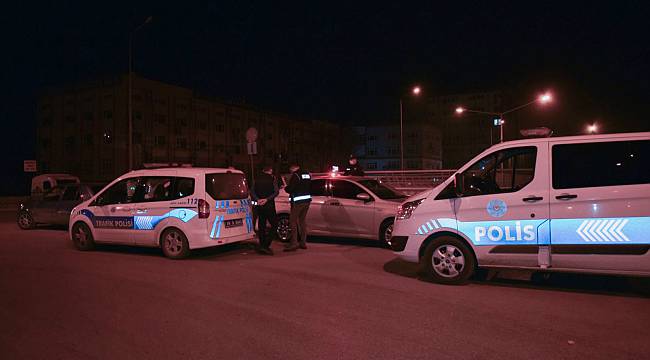 Balıkesir'de Sokağa Çıkma Kısıtlamasını İhlal Eden 3 Kişiye 9 Bin 540 Lira Ceza Kesildi