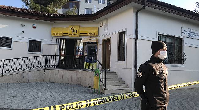 Bursa'da Silahlı Soyguncular PTT Şubesinden Yaklaşık 8 Bin Liralık Soygun Yaptı