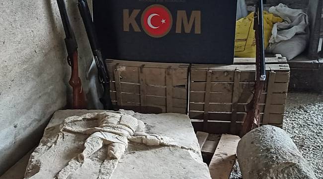Çanakkale'de 2 Bin Yıllık Gladyatör Rölyefi ve Sütun Tamburu Ele Geçirildi