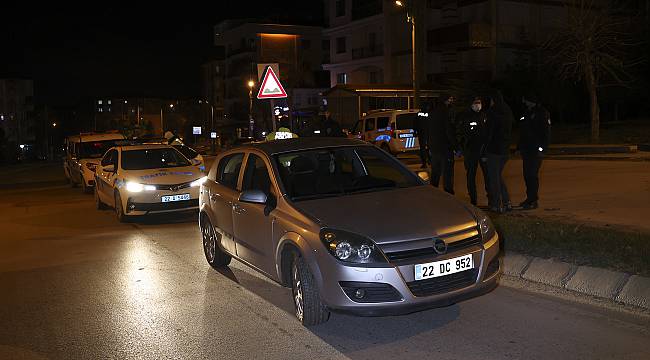 Denetlemeden Kaçan Alkollü Sürücü Motosikletli Kuryeye Çarptı