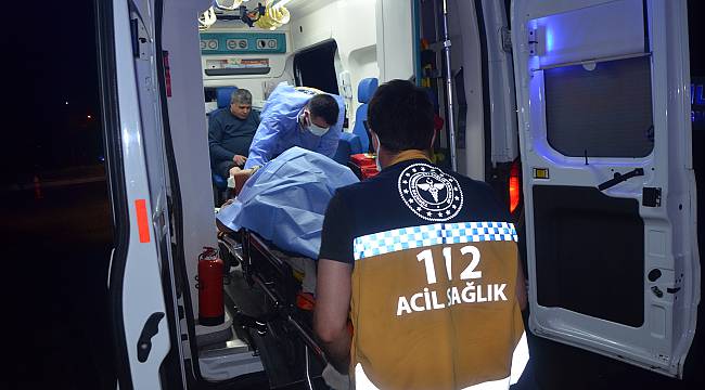 İki Otomobil Çarpıştı, 1'i Ağır 3 Yaralı