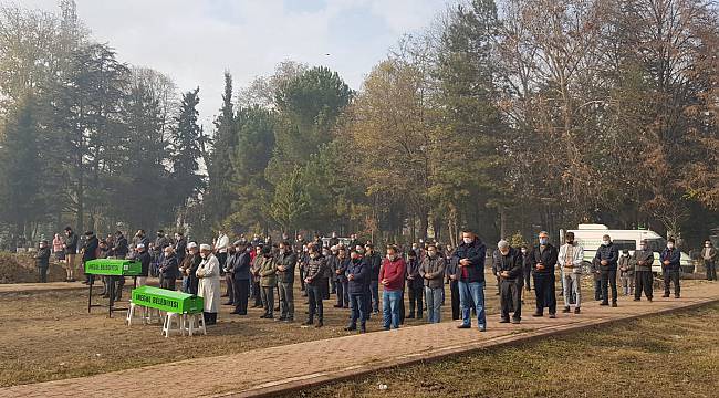 Kovid-19'dan Bir Ayda 4 Yakınını Kaybeden İmamdan "Maske, Mesafe, Temizlik" Çağrısı