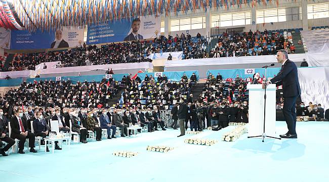 AK Parti Genel Başkan Yardımcısı Yavuz, Partisinin Sakarya 7. Olağan İl Kongresi'nde Konuştu