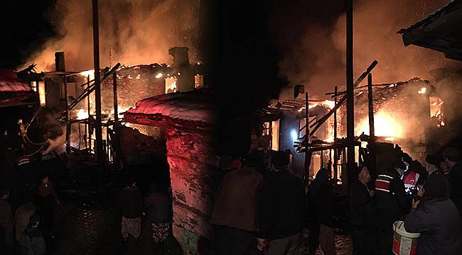 Balıkesir'de Evde Çıkan Yangında Bir Kadın Yaşamını Yitirdi