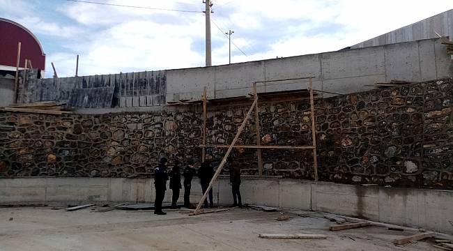 İnşaattan Düşen İşçi Ağır Yaralandı