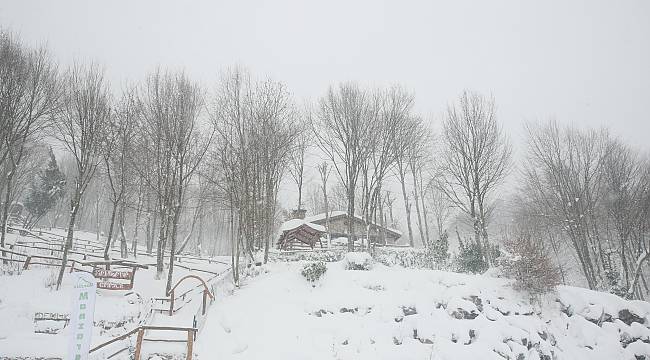 Kartepe'de Kar Kalınlığı 85 Santimetreye Ulaştı