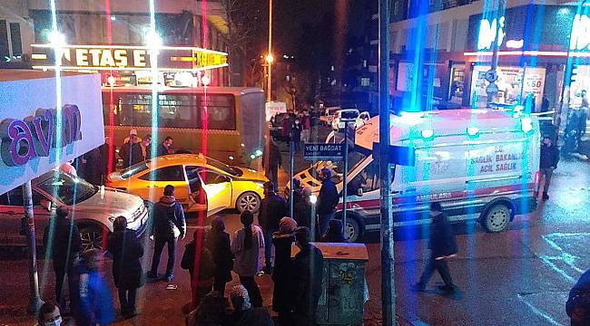Kocaeli'de Özel Halk Midibüsü İle Taksi Çarpıştı, 3 Yaralı