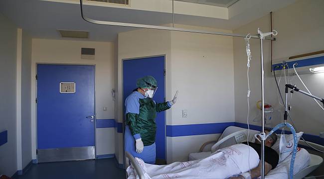 Psikologlar Kovid-19 Hastalarına Moral Veriyor