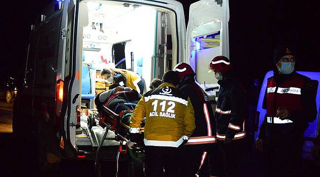 Sakarya'da Otomobil Bariyerlere Çarptı,1Yaralı