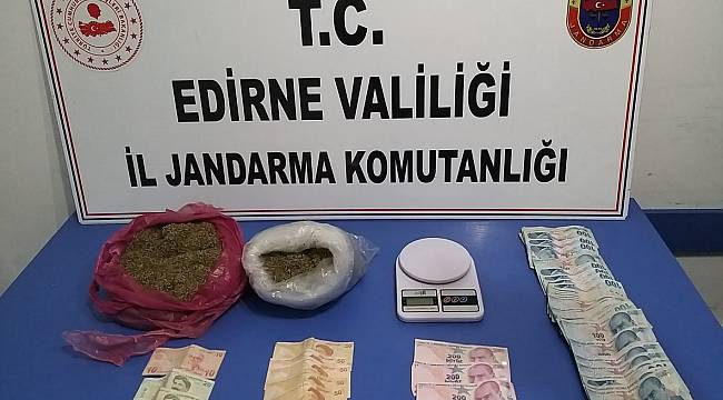 Şüphe Üzerine Durdurulan Araçta 1 Kilo Uyuşturucu Ele Geçirildi
