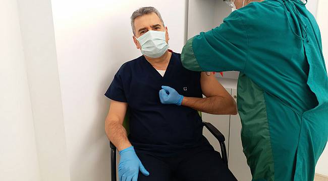 Tekirdağ Namık Kemal Üniversitesi Rektörü Prof. Dr. Şahin, Kovid-19 Aşısı Oldu