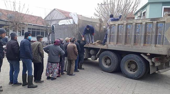 Bigadiç'te Vatandaşlara 35 Bin Fidan Dağıtıldı