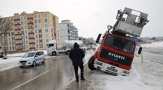 İhbara Giden İtfaiye Aracı Kaza Yaptı