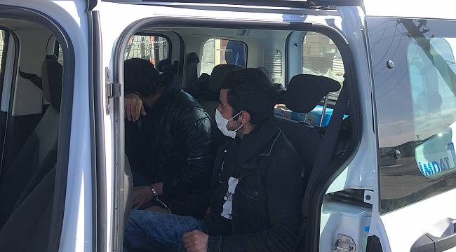 Kaçan Hırsızları Polis Tarlada Yakaladı