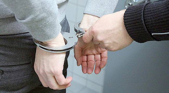 Türkiye'ye Sahte Kimlikle Giriş Yapmak İsteyen Şüpheliye Gözaltı