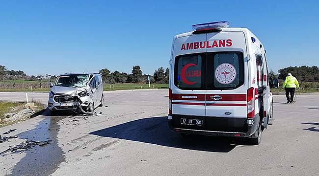 Ayvacık'ta Panelvan ile Kamyon Çarpıştı, 1 Yaralı