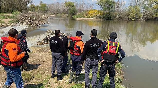 Kaybolan Yaşlı Adamın Tunca Nehri'nde Arama Çalışmaları Sürüyor