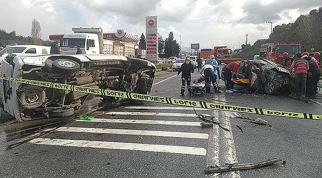 Sakarya'da Panelvan ile Otomobil Çarpıştı, 5 Yaralı
