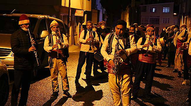 Vatandaşlar Sahura "Bandoyla" Uyandırılıyor