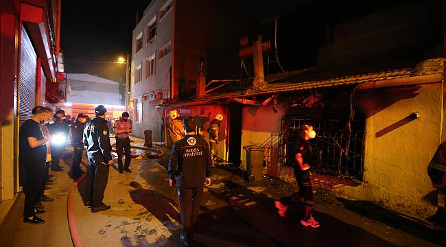 Bursa'da Boş Bir Ev Yanarak Kullanılamaz Hale Geldi