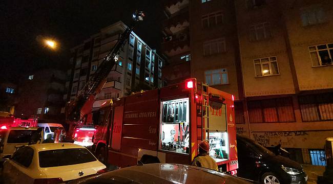 Esenler'de Bir Binanın Çatısında Çıkan Yangın Söndürüldü
