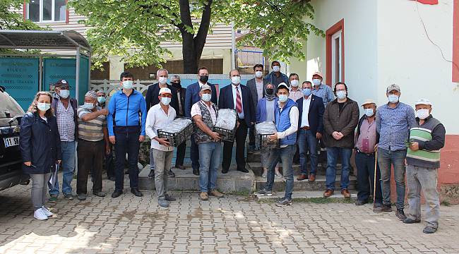 Osmaneli'nde Çiftçilere Çilek Fidesi Dağıtıldı