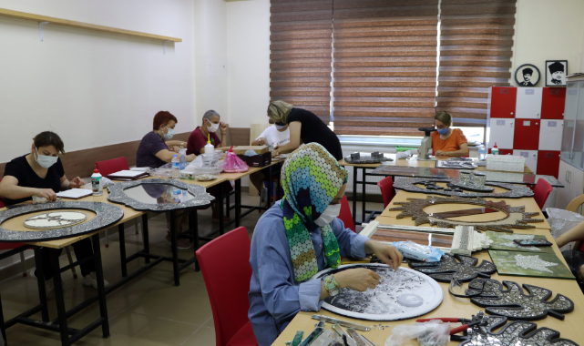 Atık Camlar Ev Kadınlarının Gelir Kapısı Oldu