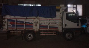 Kamyonet Kasasında 30 Yabancı Uyruklu Yakalandı