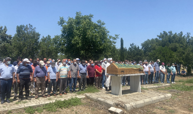Otomobil Buğday Yüklü Traktörle Çarpıştı, 1 Ölü