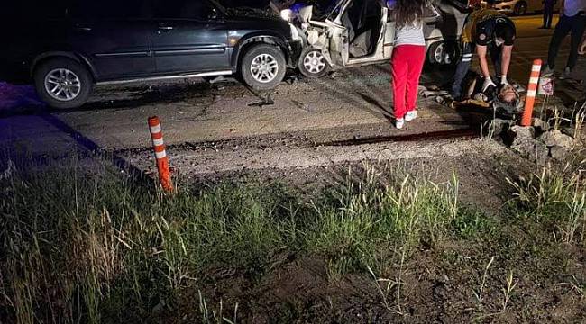 Otomobil İle Cip Kafa Kafaya Çarpıştı, 1 Ölü 3 Yaralı