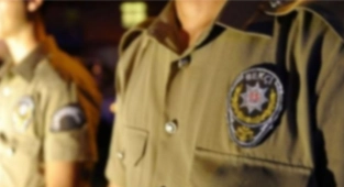 Alkollü Şahıs 'Polisim' Diyerek Bekçilere Saldırdı