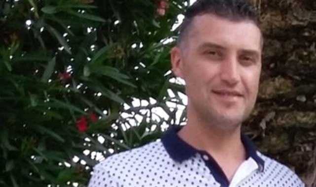 Boş Arazide Bıçaklanmış Olarak Ölü Bulundu