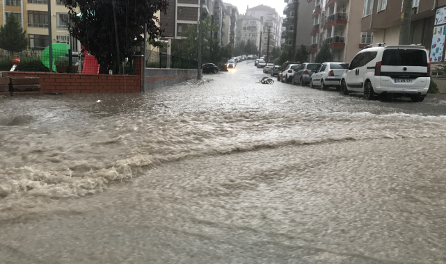 Kuvvetli Sağanak ve Dolu Etkili Oldu