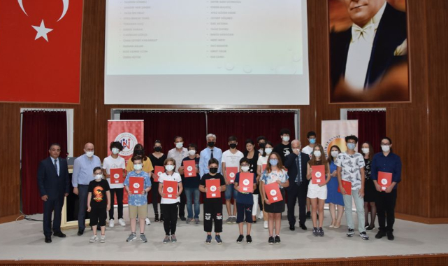 Ses ve Müzikte Sinyal İşleme Projesinin Sertifika Töreni Gerçekleştirildi