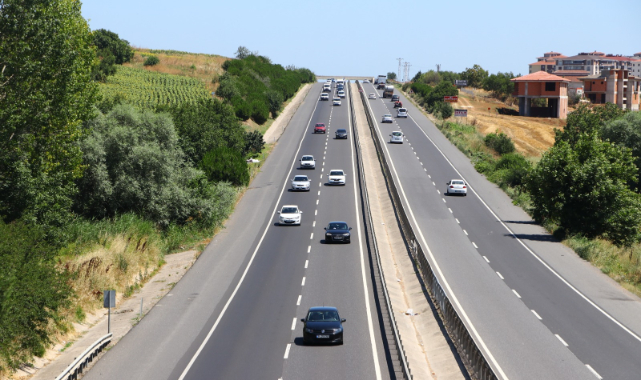 Tekirdağ-İstanbul Kara Yolunda Bayram Tatili Yoğunluğu