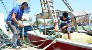 Sakarya ve Düzce'de Balıkçılar Ağlarını Denize Atmaya Hazır