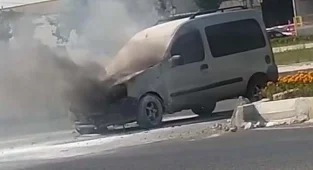 Seyir Halindeki Araç Alev Aldı