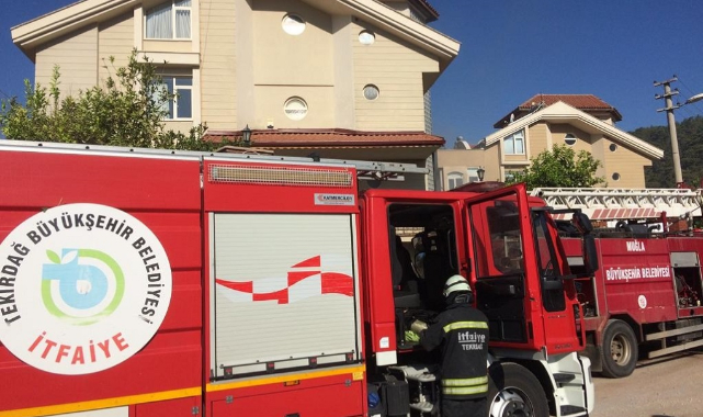 Tekirdağ İtfaiyesi Yangın Bölgesinde Çalışmalarını Sürdürüyor
