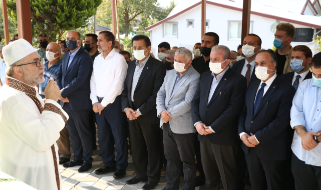 Vali Yıldırım'ın Annesi Son Yolculuğuna Uğurlandı