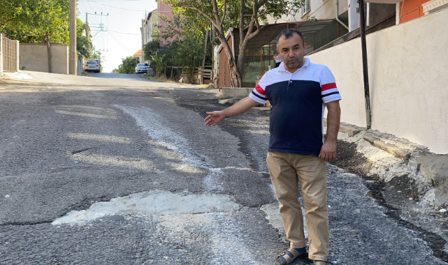 Çorlu'da Yollardaki Çukurları Vatandaş Doldurmaya Başladı
