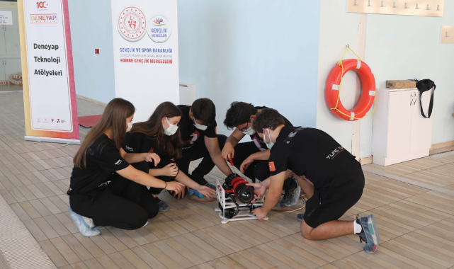 Öğrencilerin Tasarladığı Su Altı Robotları TEKNOFEST'te Finalde Yarışacak