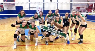 Çorlu Belediyesi Kadın Voleybol Takımı Lige Galibiyetle Başladı