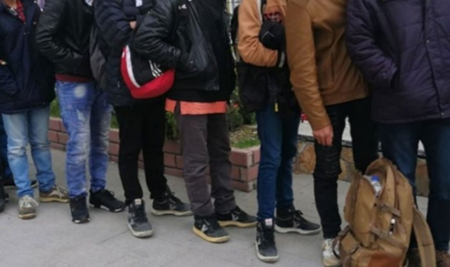 Denetim Yapan Ekipler Afganistan ve Pakistan Uyruklu 56 Göçmen Yakaladı