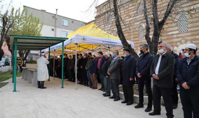 Balkondan Düşerek Ölen Doktorun Cenazesi Tekirdağ'da Toprağa Verildi